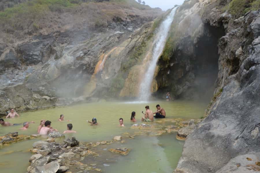 Mount Rinjani: 3D/2N Trekking to Summit, Lake and Hot Spring - Guides, Porters, and Daily Comfort