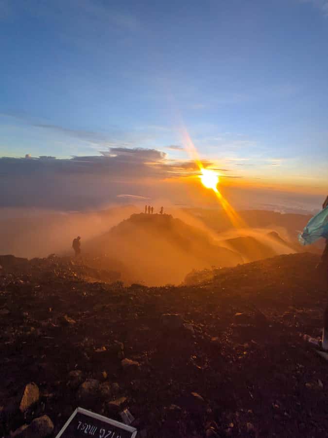 Mount Rinjani: 3D/2N Trekking to Summit, Lake and Hot Spring - Who Should Book This Trek