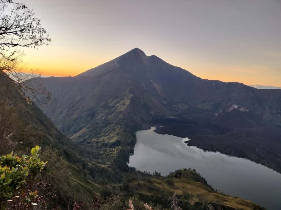 Mount Rinjani Trekking 2D/1N Summit Sunrise & Sunset Views - Day 2: The 2:30 a.m. summit climb