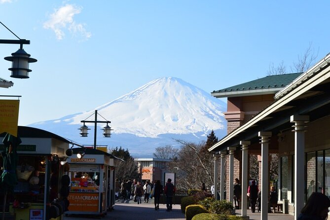 Mt. Fuji 5th Station, Oshino Hakkai and Hot Spring Day Trip - Three hours at Konohananoyu