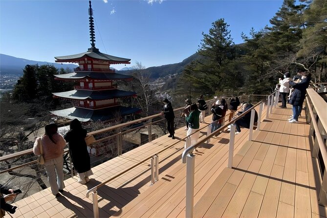 Mt. Fuji 5th Station, Oshino Hakkai and Hot Spring Day Trip - How the guide can make or break the day