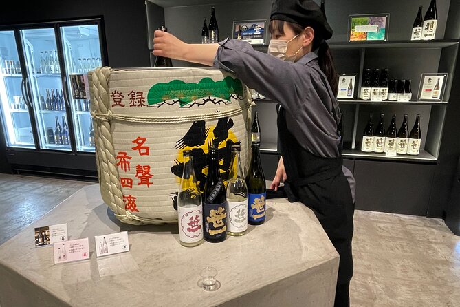 Mt FUJI - Panoramic Tour w/ Hoto Lunch, JP Sake & Onsen tatto OK! - Kanadorii and Oishi Park by the lake