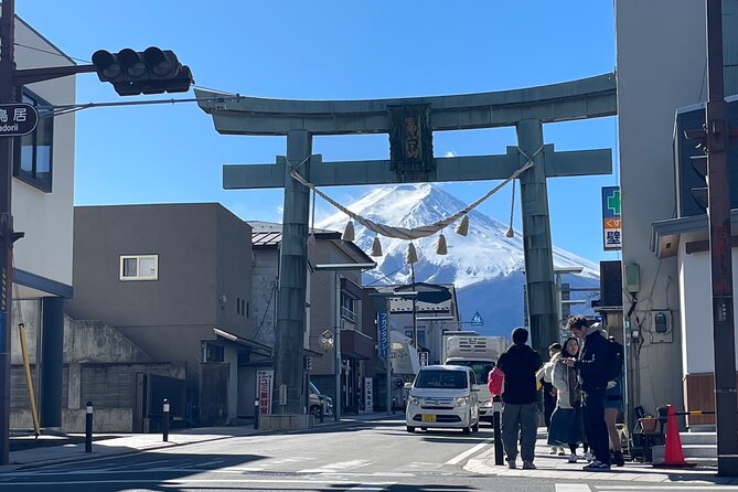 Mt FUJI - Panoramic Tour w/ Hoto Lunch, JP Sake & Onsen tatto OK! - Sake tasting at Sasaichi Shuzo