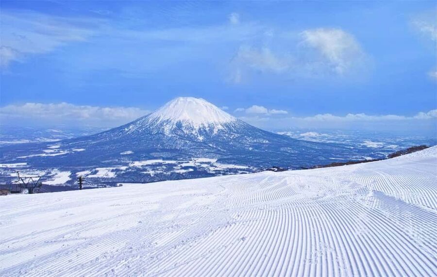Mt. Fuji Skiing Experience- YETI Ski Resort & Onsen Day Trip - Why YETI works well for a first ski day