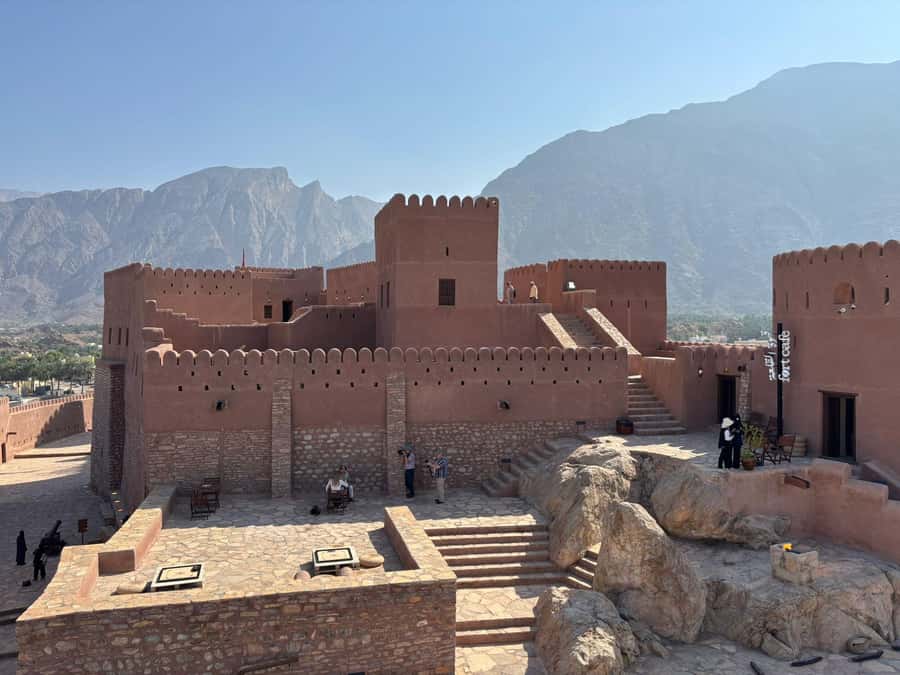 Muscat: full day tour to Nakhal, Rustaq and hot springs - The chance of a 4WD show