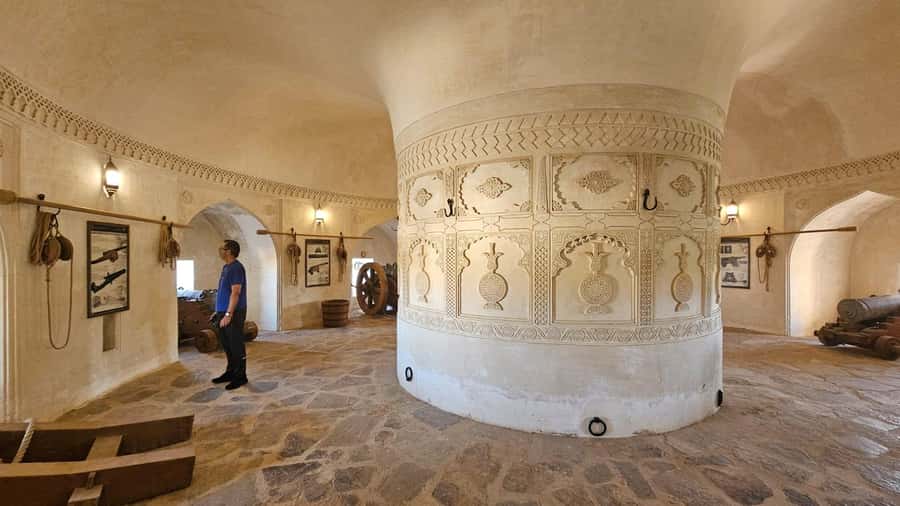 Muscat: full day tour to Nakhal, Rustaq and hot springs - Al-Hazm Castle and the value of a quieter fort