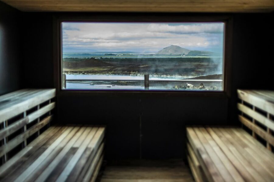Mývatn: Myvatn Nature Baths Admission Ticket - Arriving at Myvatn Nature Baths