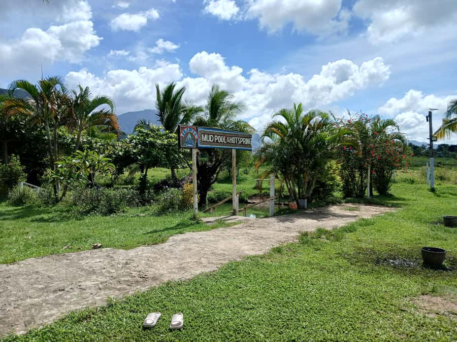 NADI-SABETO: Tifajek Hot Spring and Mudpool Natural Spa - The mud wrap: a hands-on treatment