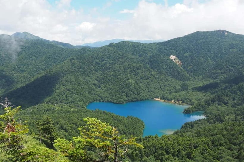 Nagano UNESCO Park: Emerald Acid Lake & Ghibli Onsen Town - What the Guide Adds to the Day
