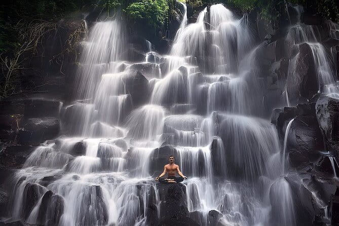 North Bali highlights: Buddhist temple, Waterfall & hot spring - The guide can make or break a long day