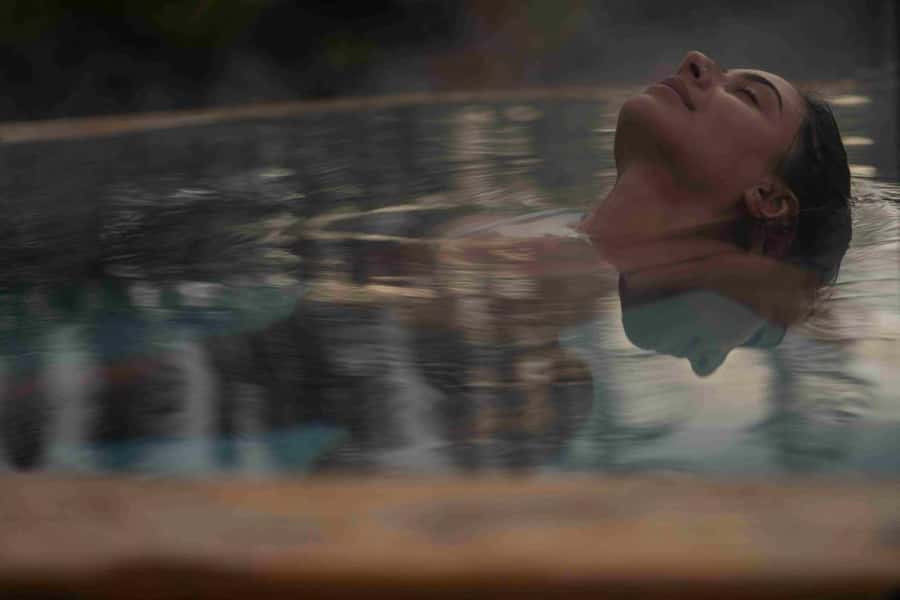 Ōpuke Thermal Pools: Adults-Only Entry with Swim Up Bar - The swim-up bar makes the visit feel like a treat
