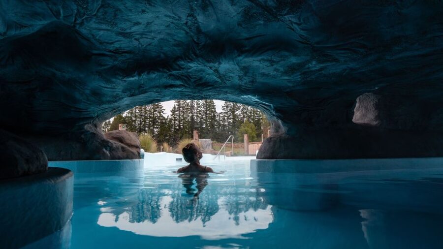 Ōpuke Thermal Pools: Adults-Only Entry with Swim Up Bar - Clean facilities and a few practical limits
