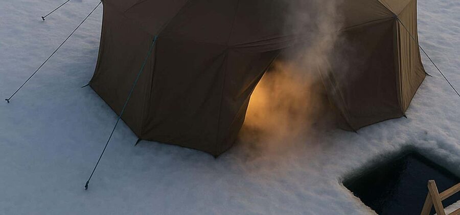 Oulu: Frozen Sea Tent Sauna & Ice Swimming - Arriving at the Nallikari Experience Center