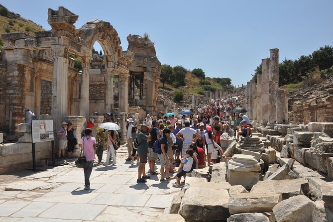 Panaromic Ephesus & Caravanserai & Artemis Tour -Opt Turkish Bath - Temple of Artemis: a short stop with a large past