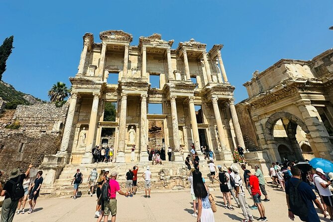 Panoramic Ephesus & Turkish Bath Tour + Lunch - Lunch breaks up the sightseeing