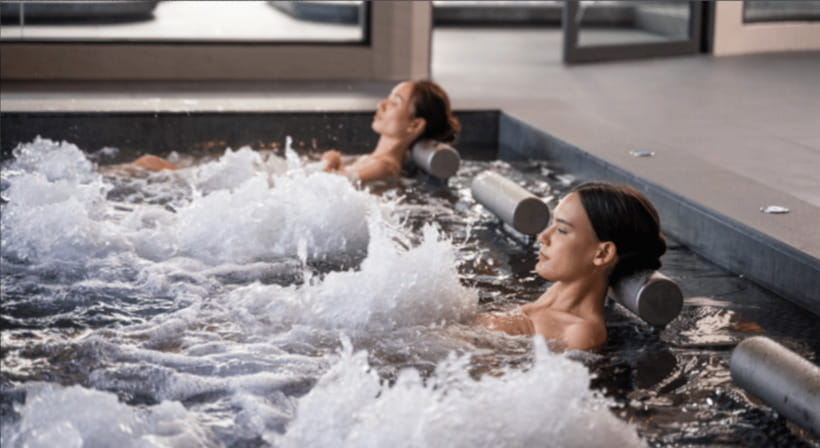 Pattaya: Let's Relax Onsen & Spa Grand Center Point Space - Thai massage for tired sightseeing legs