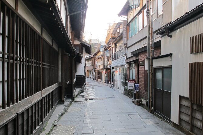 Personalized Private Guided Tour from Myoko Kogen - A short sake stop at Tamamura Honten
