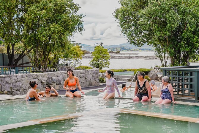 Polynesian Spa Rotorua: Pavilion (12+ yrs) Hot Pool Bathing - Arriving at the Pavilion area