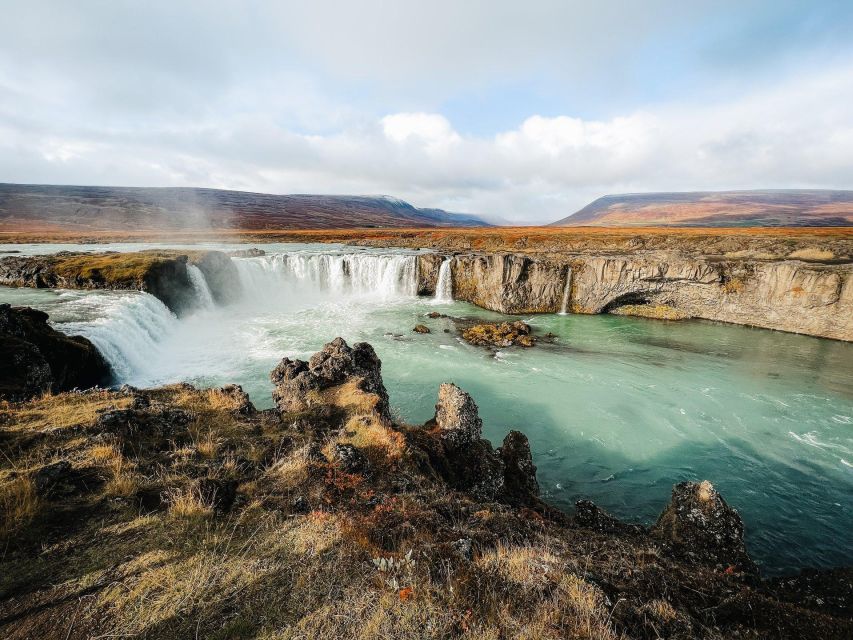 Port Akureyri: Godafoss Waterfall, Myvatn and Baths Tour - Goðafoss: a strong opening stop