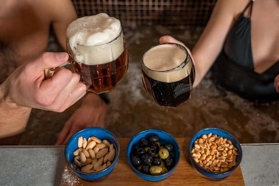 Prague: Beer Spa Experience with Unlimited Beer and Sauna - What happens during the one-hour Prague beer spa