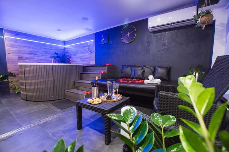 Prague: Modern Private Spa with Jacuzzi and/or Sauna - Key points at a glance