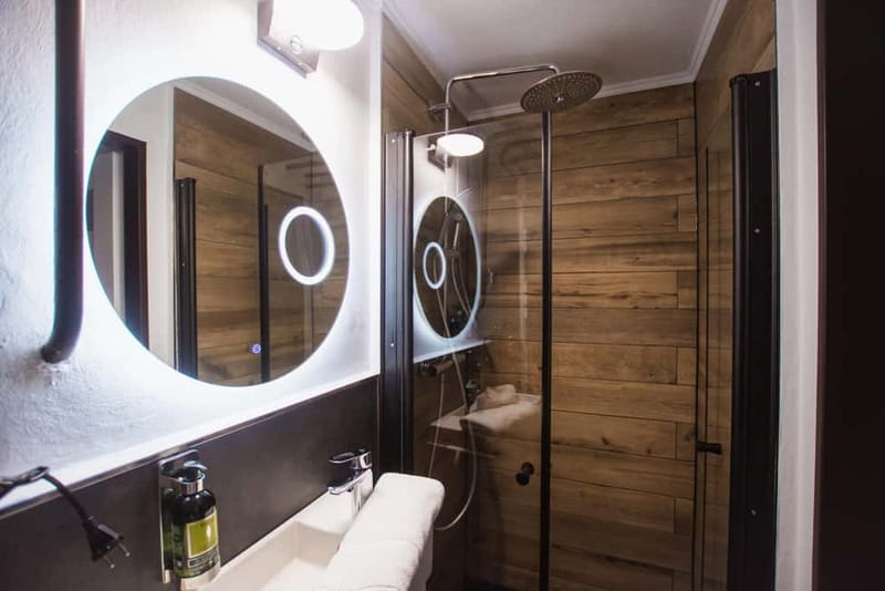 Prague: Modern Private Spa with Jacuzzi and/or Sauna - Who will enjoy this most