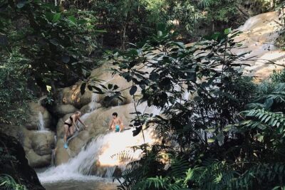 Private Chaing Dao Tour. Village, Cave,Hot springs, Sticky Waterfall.