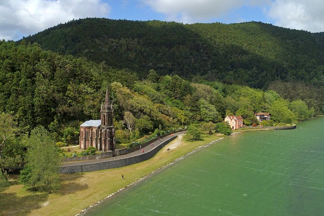 PRIVATE Hybrid 4X4 Tour - Full Day Furnas (Inc Hot Springs and 3 Course Lunch) - Lagoa das Furnas and the Gothic chapel