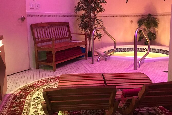 Private Spa Experience with Jacuzzi, Sauna and Hot Stone Massage - The first hour: Jacuzzi and steam sauna