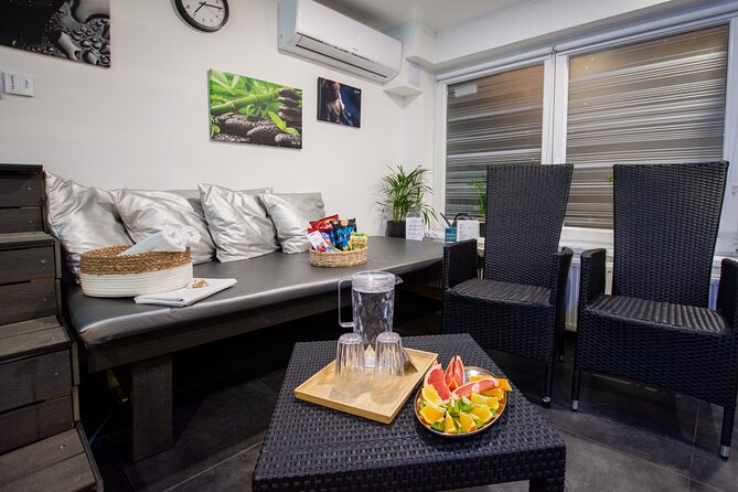 Private Spa with Jacuzzi and Sauna - BLACK ZONE - Prosecco, Fruit, And The Useful Extras