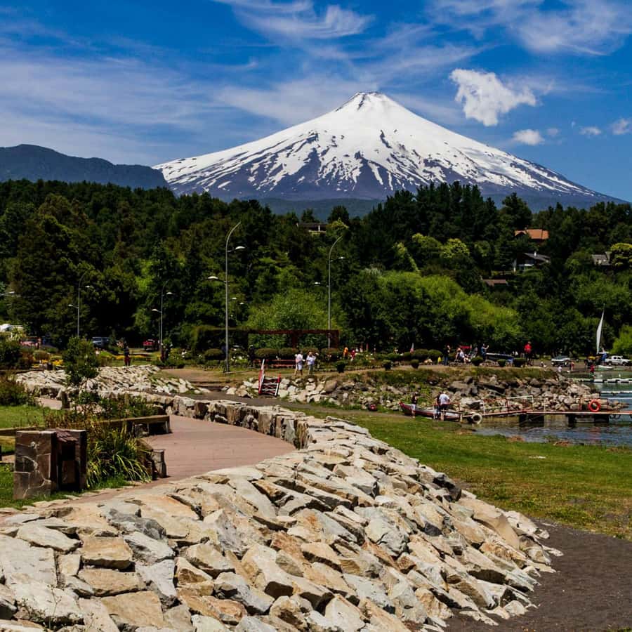 PUCON: TOUR AROUND THE AREA WITH THERMAL BATHS - The Turbio River and Villarrica’s volcanic story