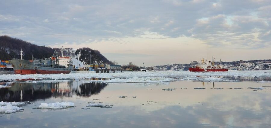Quebec City: Ice Canoeing with Hot Chocolate & Sauna - How ice canoeing really works