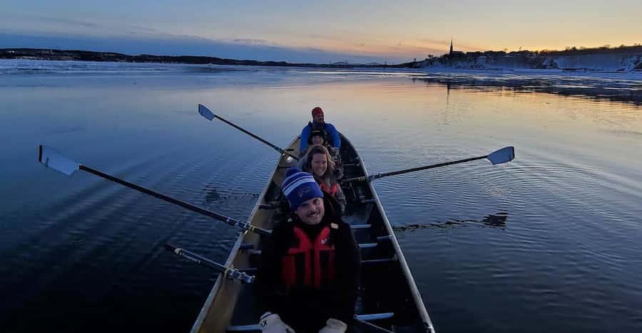 Quebec City: Sunset Ice Canoe Experience with Sauna - The 30-minute briefing and safety lesson