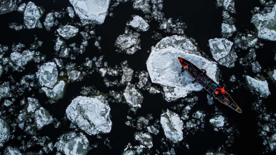 Quebec City: Sunset Ice Canoe Experience with Sauna - Group size, languages, and practical limits
