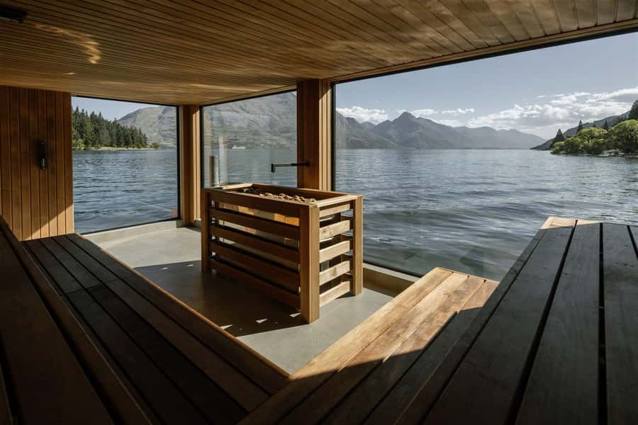 Queenstown: Floating Sauna Experience on Lake Whakatipu - A warm welcome beside Queenstown’s waterfront