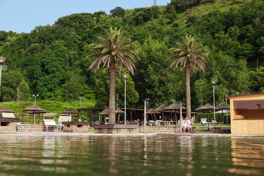 Relax and wellness: Thermal pools, spa, nature and aperitif included - Saunas and covered rest areas