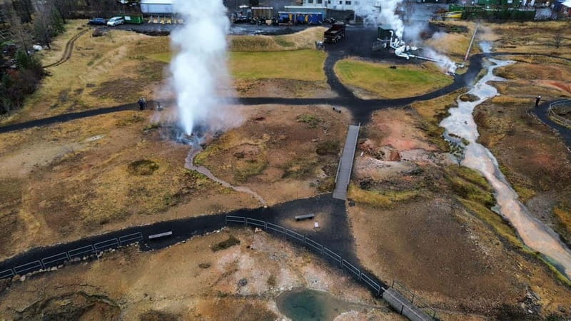 Reykjavík: Golden Circle, 2 Geysers & Geothermal Bakery Tour - Hveragerði and the sweet taste of geothermal heat