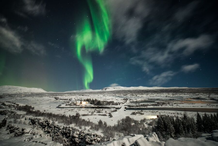 Reykjavík: Golden Circle, Blue Lagoon & Northern Lights Tour - Geysir combines geothermal drama and lunch