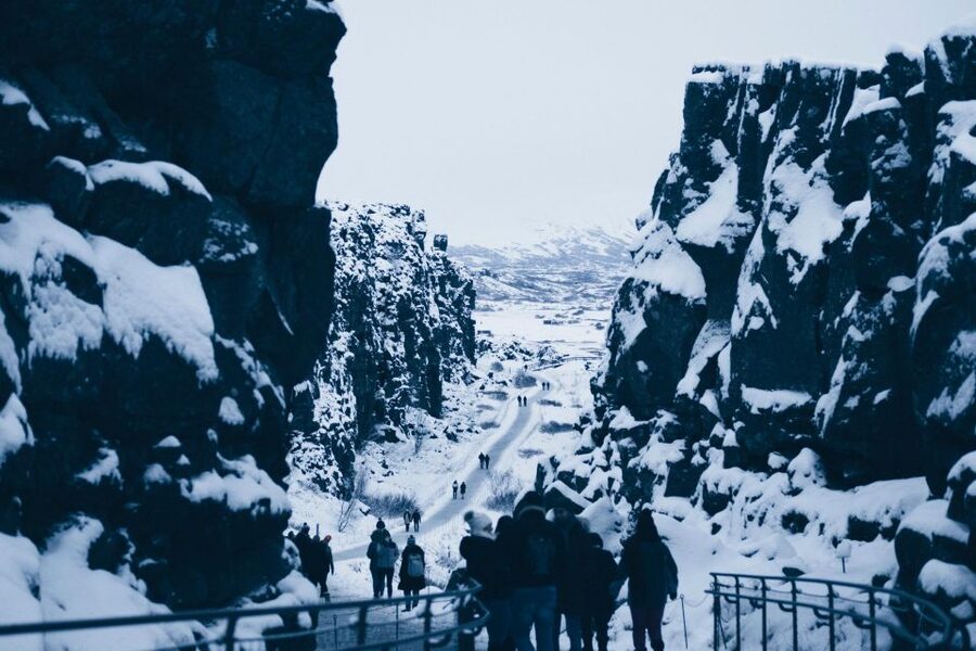 Reykjavík: Golden Circle, Blue Lagoon & Northern Lights Tour - The guides are a major part of the value