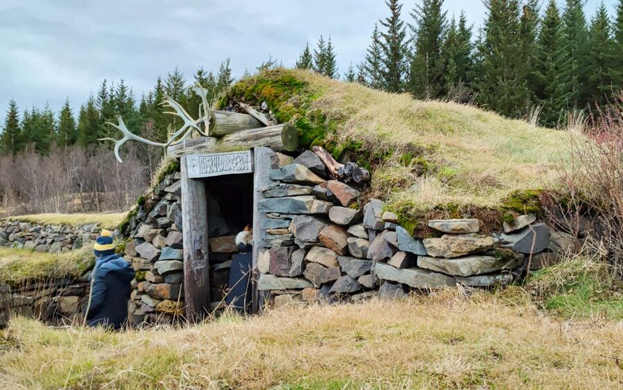 Reykjavik: Lava Cave, Hot Springs, Horses & Waterfalls Tour - Steam and medieval stories at Deildartunguhver and Reykholt