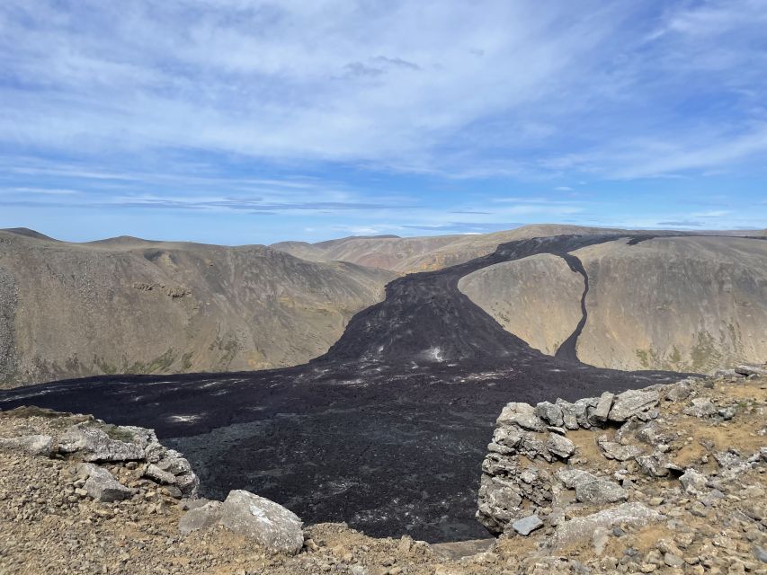 Reykjavík: Volcano Hike, Visit Grindavík and Blue Lagoon - What the $271 price really covers