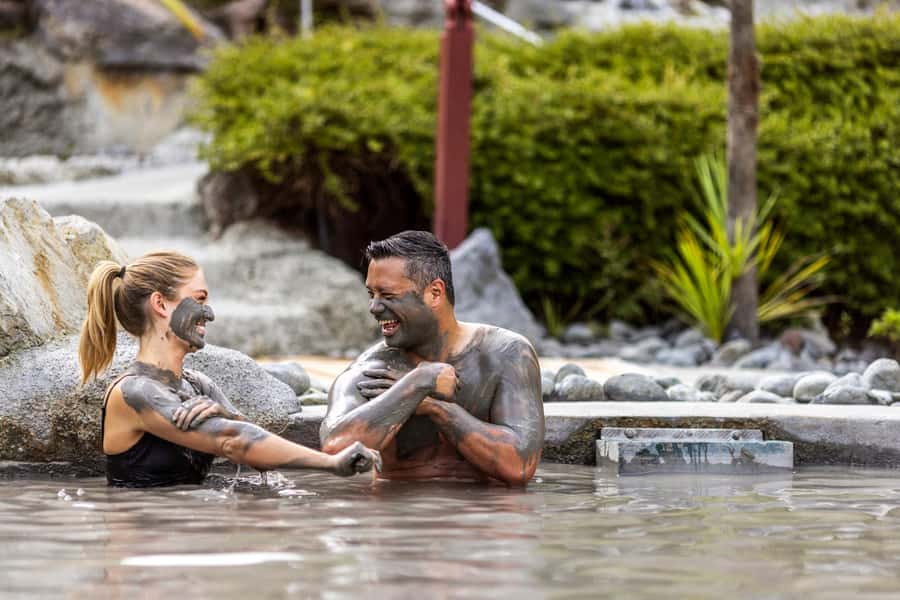 Rotorua: Hell's Gate Outdoor Mud Spa & Guided Walk - Arriving at Hell’s Gate from Rotorua