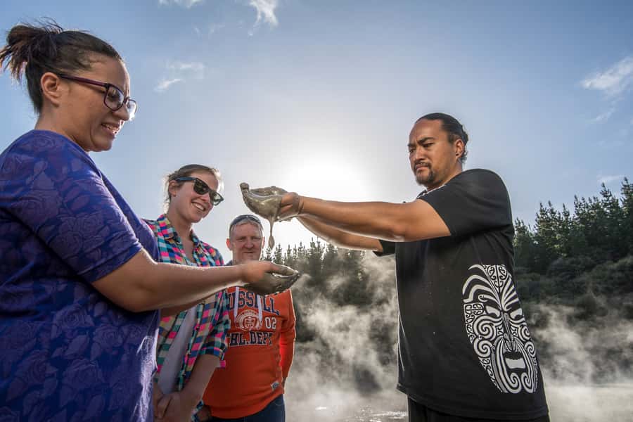 Rotorua: Hell's Gate Outdoor Mud Spa & Guided Walk - What to bring and what to wear