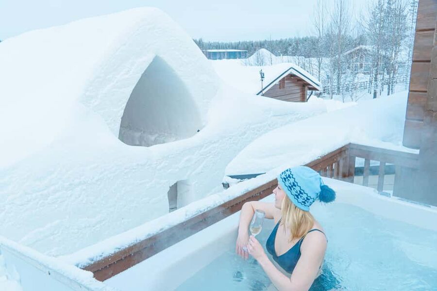 Rovaniemi: Arctic SnowHotel Tour and Snow Sauna Experience - Key points to know before you book