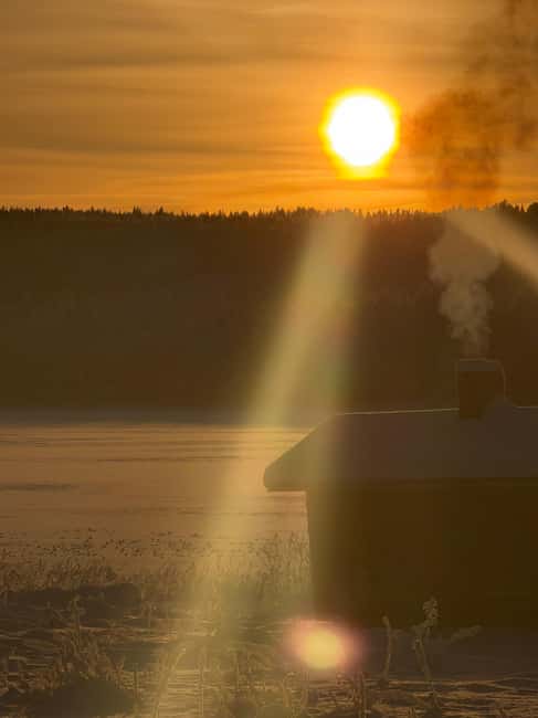 Rovaniemi: Finnish Sauna & Private Jacuzzi - The frozen lake swim