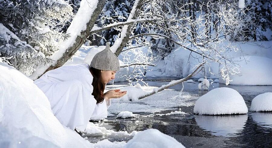 Rovaniemi: Northern Lights Trip with Arctic Sauna & Jacuzzi - Waiting for the Northern Lights