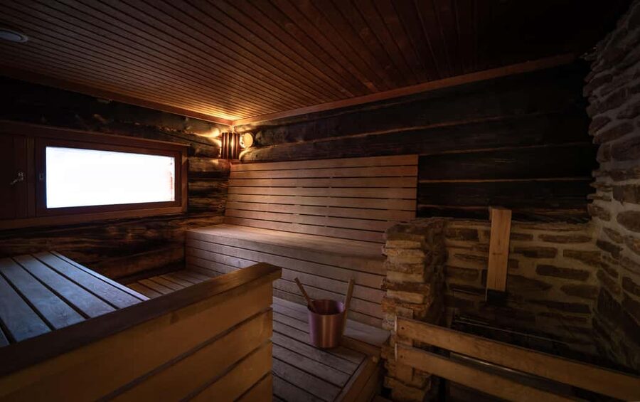 Saariselkä: Kuukkeli Saunaworld (Smoke Sauna) - Key points to know