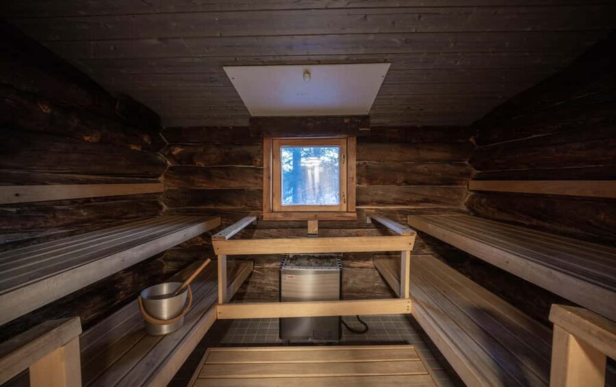 Saariselkä: Kuukkeli Saunaworld (Smoke Sauna) - The 600-kilogram smoke sauna