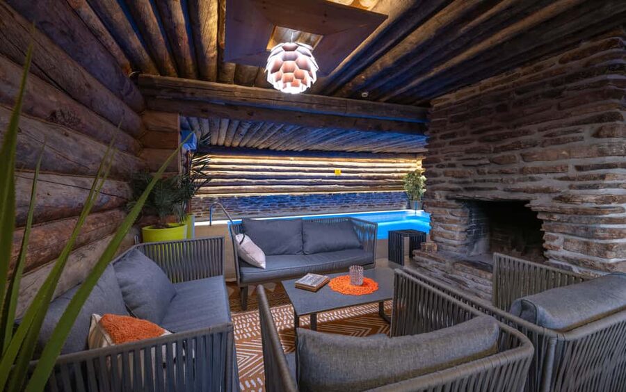 Saariselkä: Kuukkeli Saunaworld (Smoke Sauna) - How the public setting affects your visit