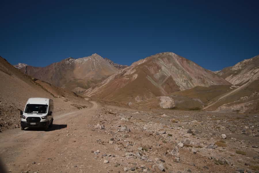 Santiago: Full day Embalse del Yeso, Casa de Chocolate, picnic & Hot Springs - Lunch is local, but not included